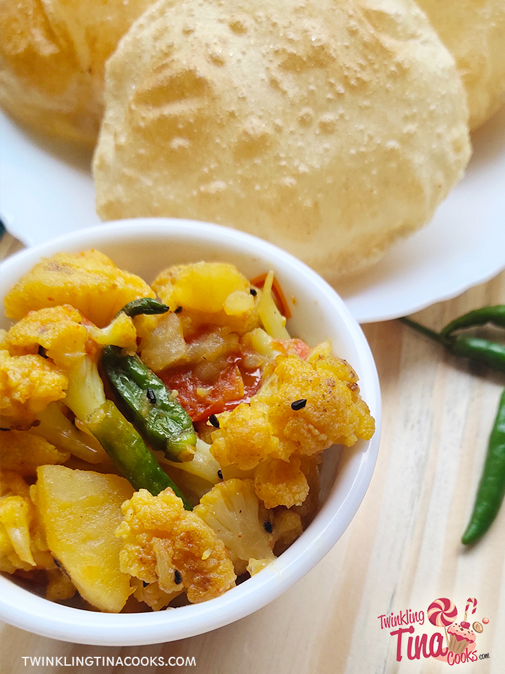 Fulkopir Dalna | Aloo Fulkopir Dalna | Bengali potato cauliflower curry ...